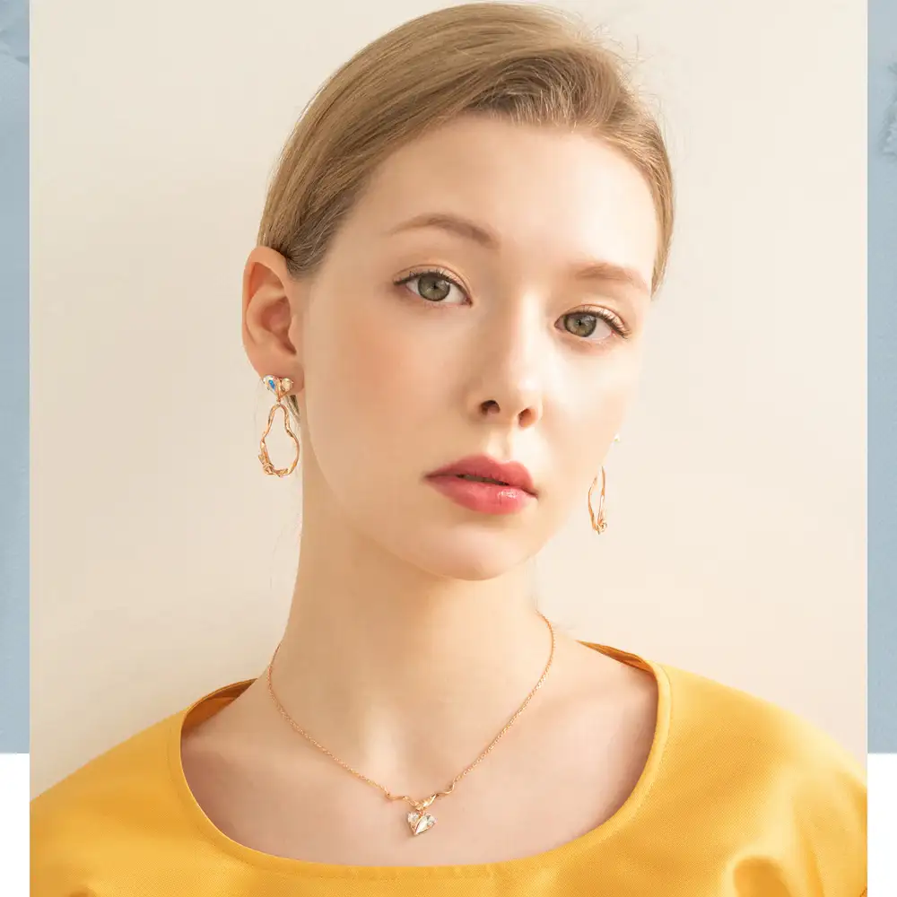Bloom x Linky Laboratory - Heart Wave Ribbon Rose Gold Necklace - Image 3