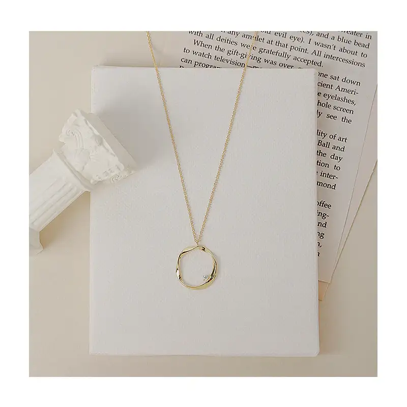 CLUE - Alli One Point Cubic Silver Necklace