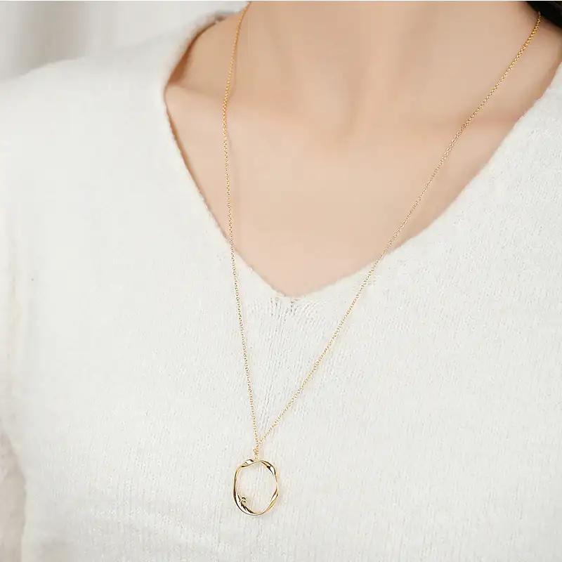 CLUE - Alli One Point Cubic Silver Necklace - Image 2