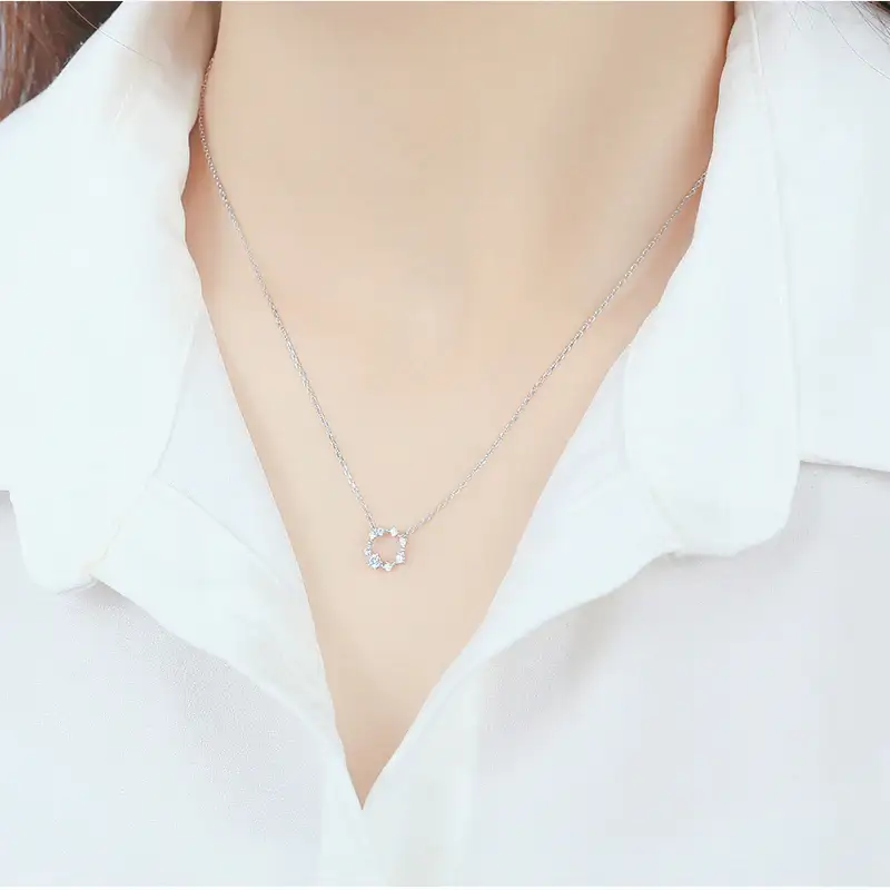 CLUE - Basic Cubic Round Silver Necklace - Image 2