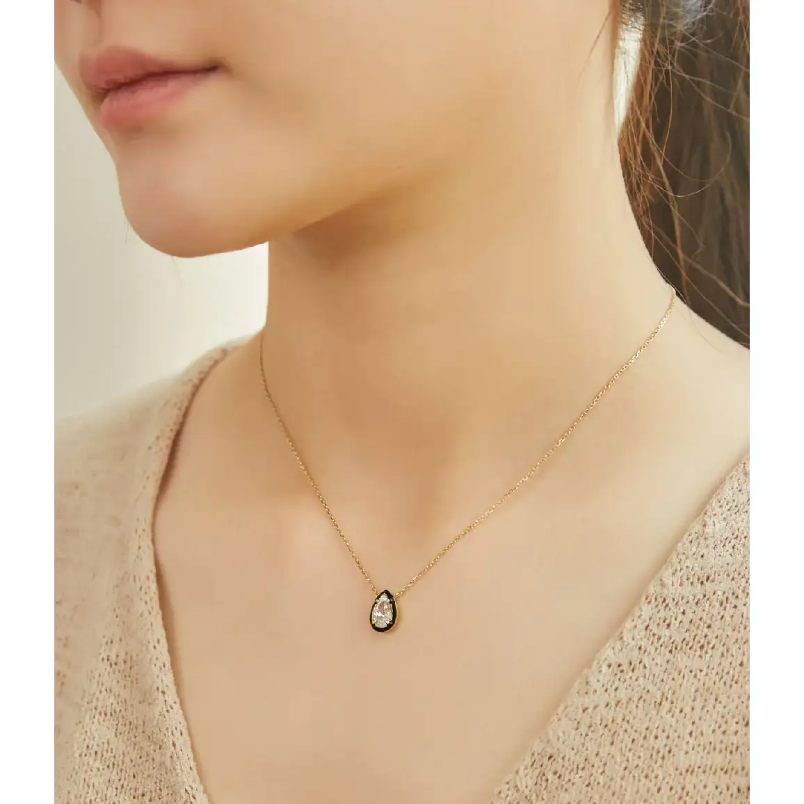 CLUE - C Collection Black Outline Color Drop Stone Silver Necklace - Image 3