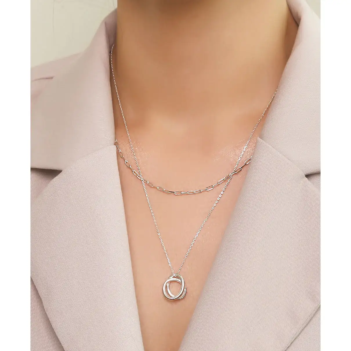 CLUE - Layered Twin Ring Chain Necklace Set - Image 4