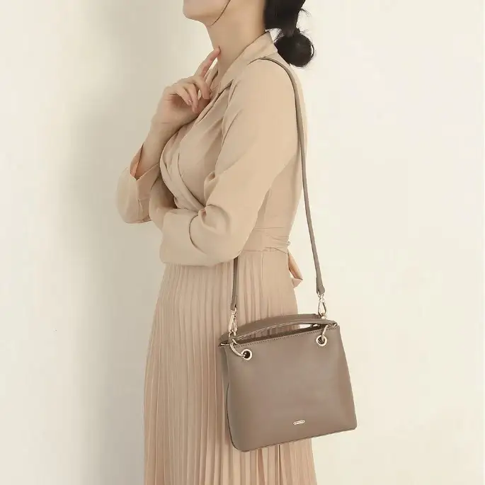 CLUE - Lovely Square Tote Bag - Image 5