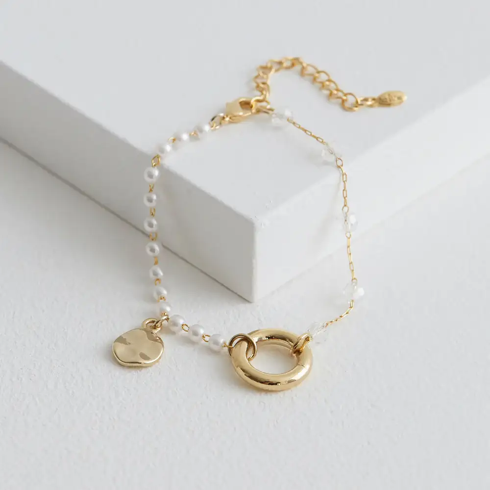 CLUE - Round Pearl Bracelet