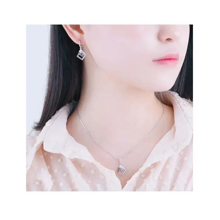 CLUE - White Square Silver Necklace - Image 2