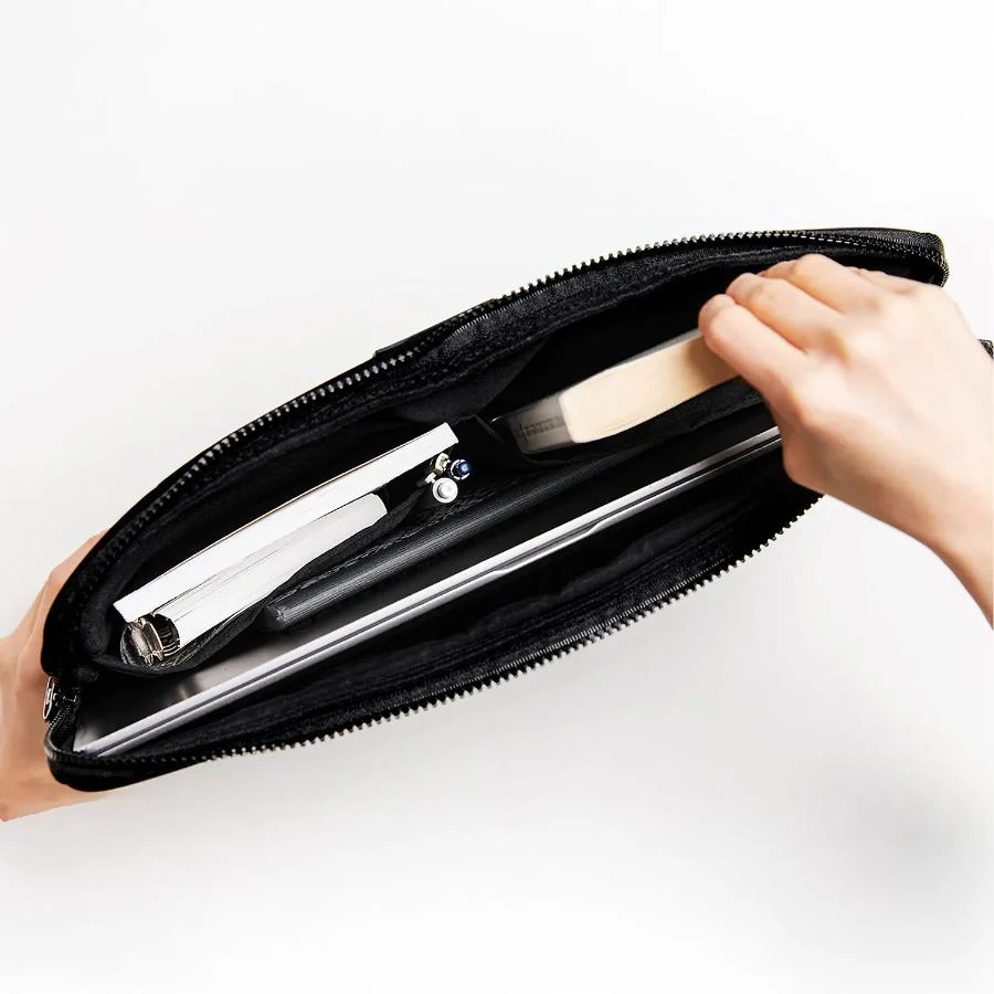 Kakao Friends - Nyangnyang Laptop Pouch 17-inch (Choonsik) - Image 2