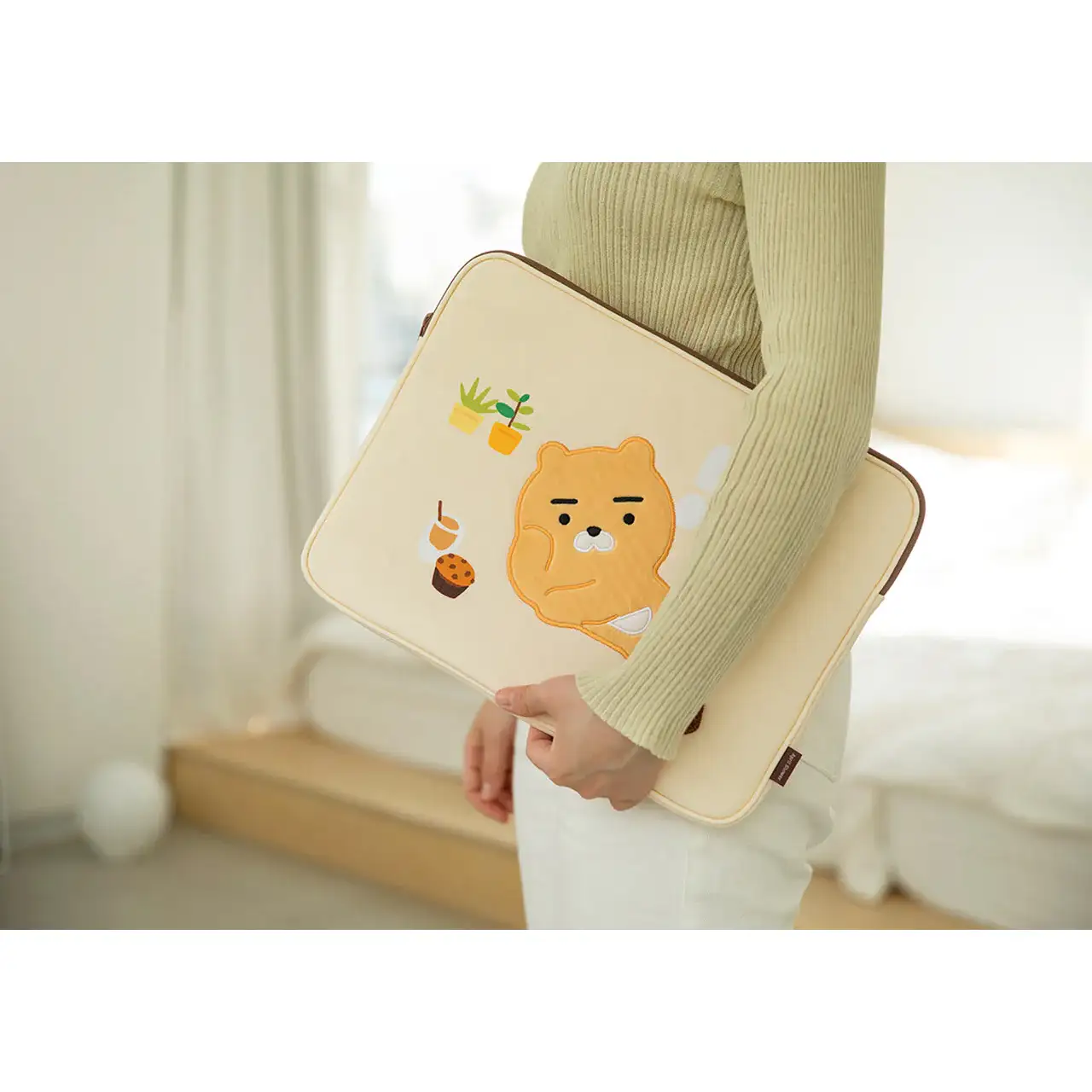 Kakao Friends - Ryan April Shower Laptop Pouch (13") - Image 4