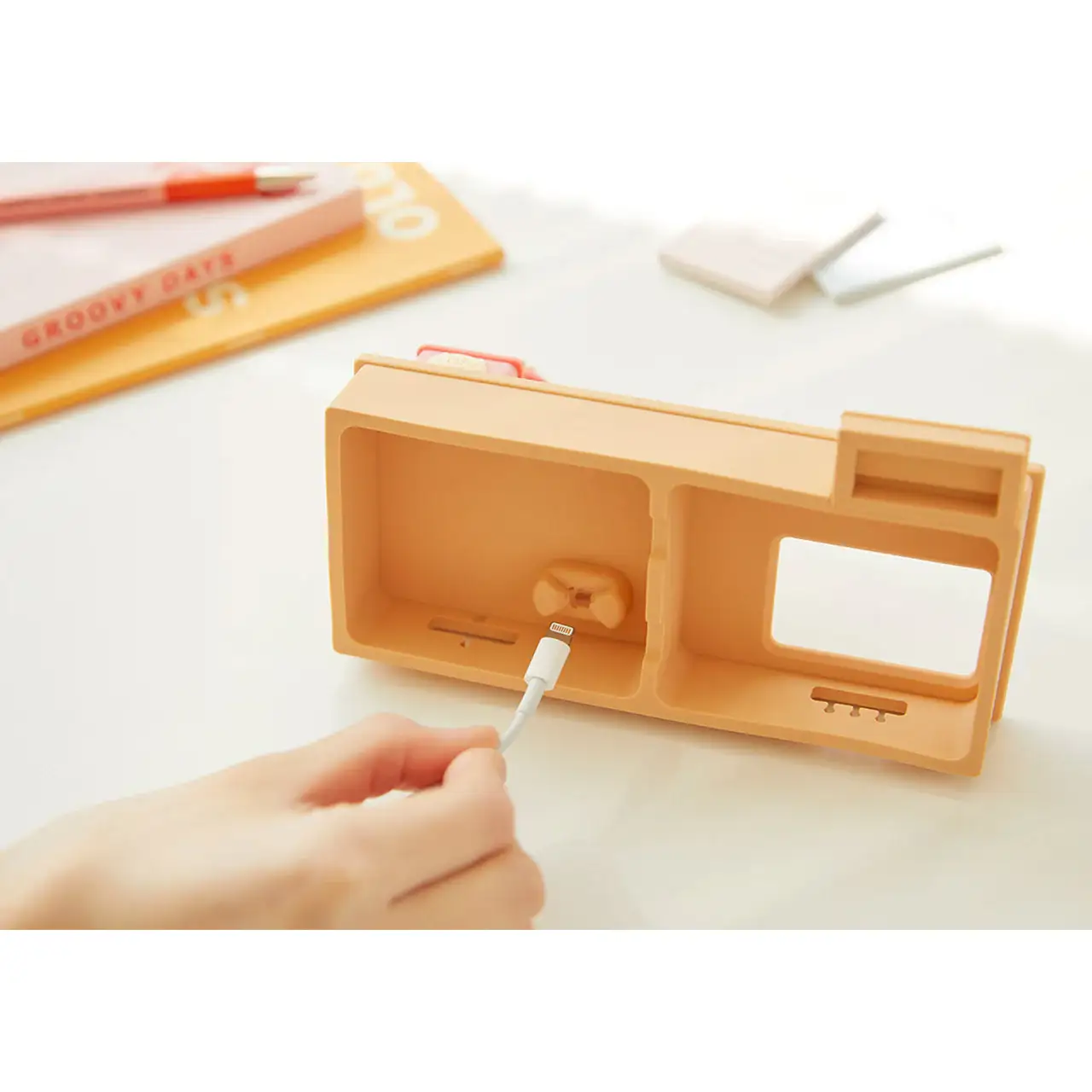 Kakao Friends - Ryan & Choonsik Triple Apple Charging Stand - Image 5