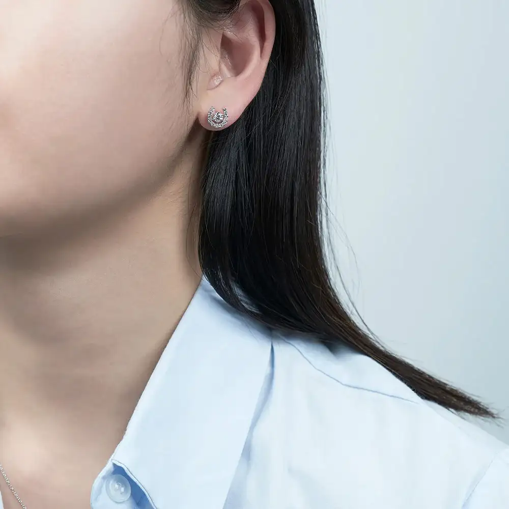OST - Lucky Horseshoe Star Earring - Image 4