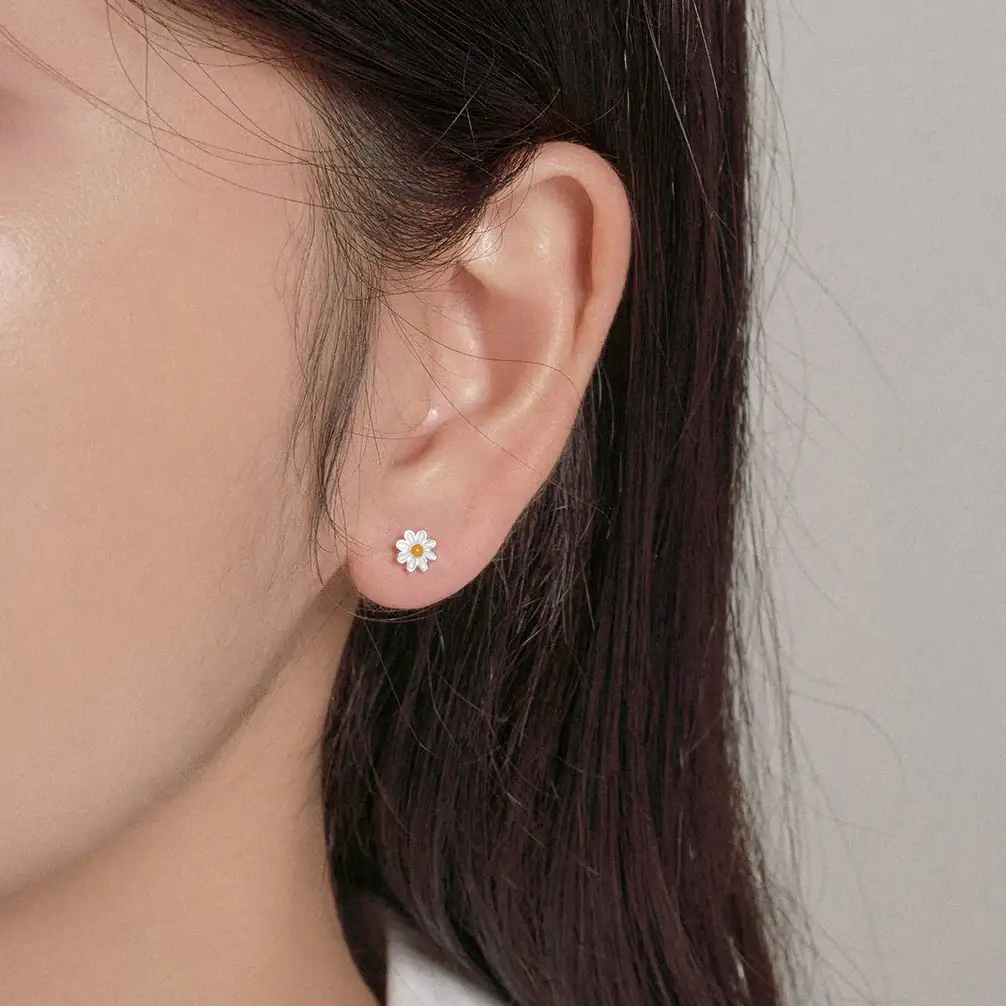 OST - Primavera Daisy Silver Earrings - Image 5