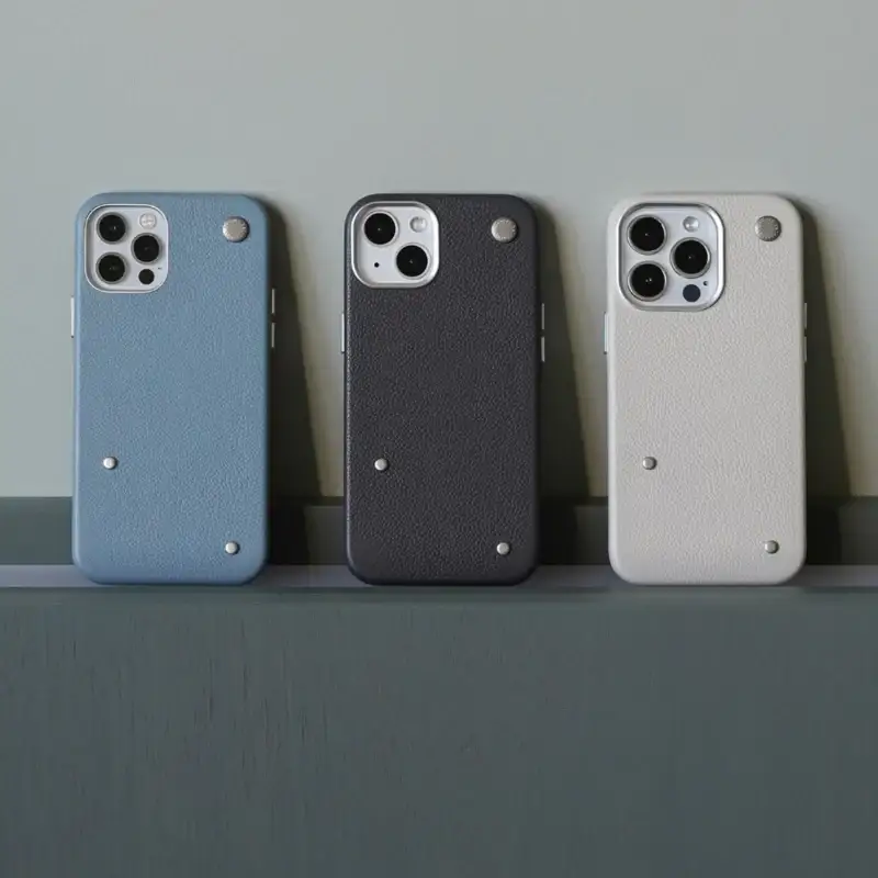 proper belongings - Round Studs Leather Case (iPhone)