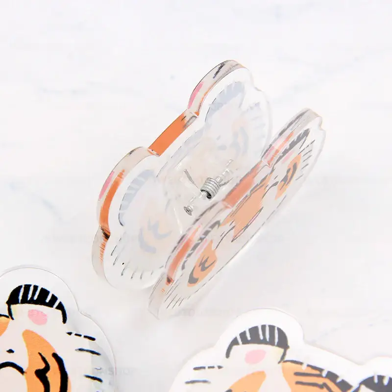 Tale of the Tiger Bride - Jibeom’s Face Acrylic Clip - Image 4