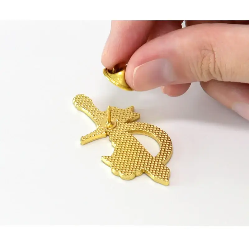 The Reason Why Raeliana Ended Up at the Duke's Mansion - Metal Badge - Image 7
