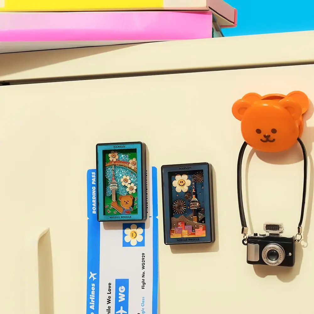 Wiggle Wiggle - 3D Magnet - Image 2