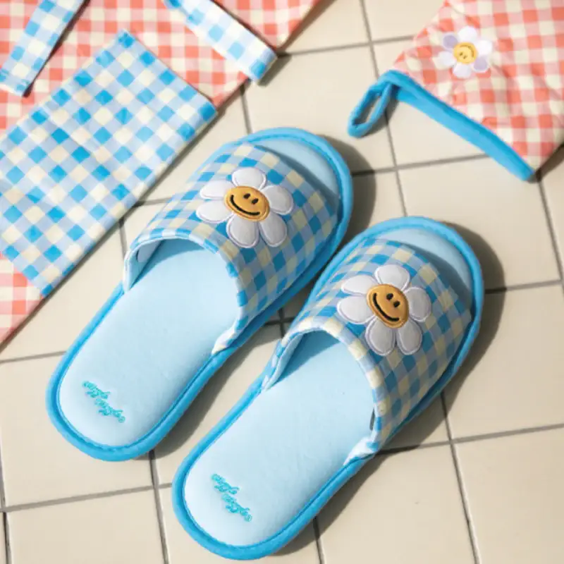 Wiggle Wiggle - Home Slippers - Image 3