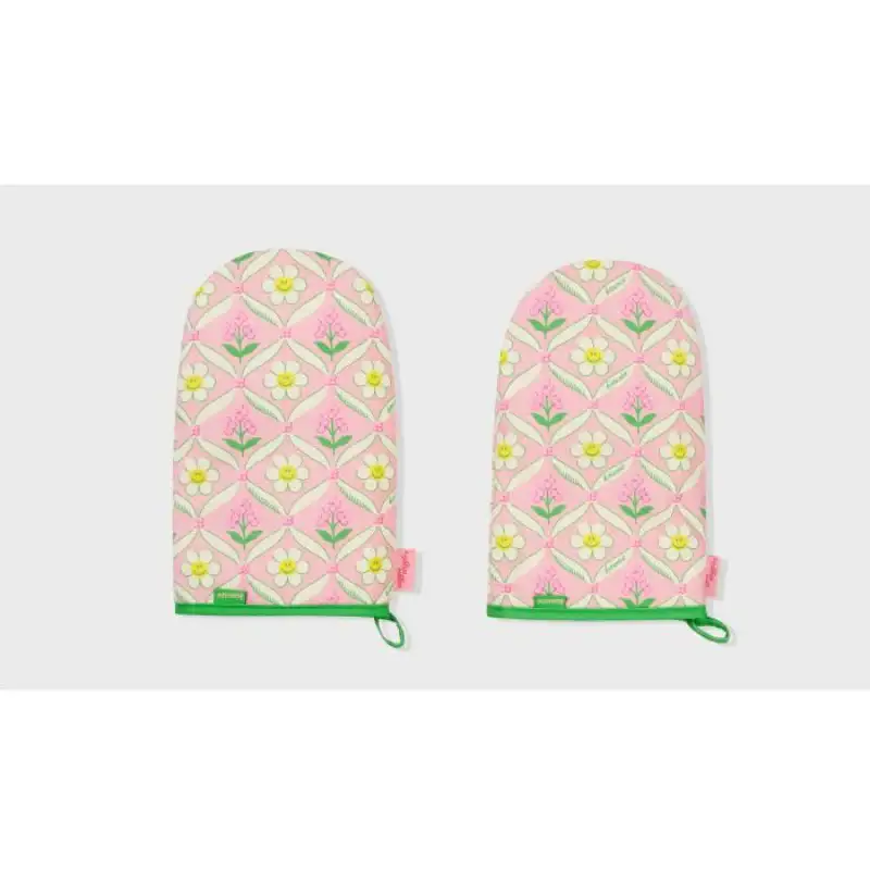Wiggle Wiggle X Kieunse - Oven Gloves & Short Apron Set - Image 13