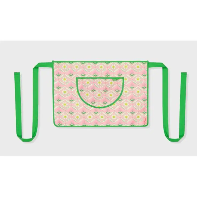 Wiggle Wiggle X Kieunse - Oven Gloves & Short Apron Set - Image 8